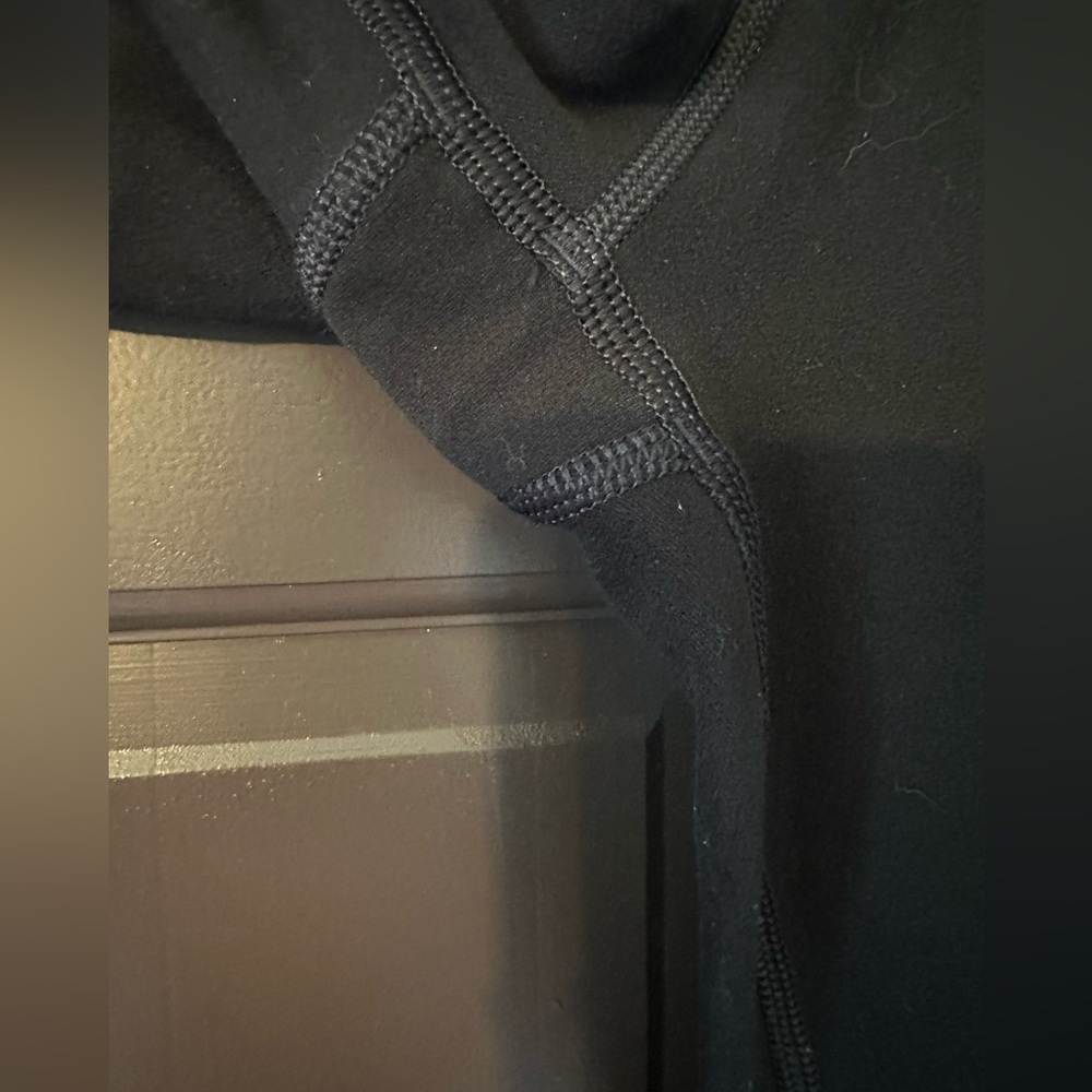 ALO Yoga Black Leggings - Picture 4 of 12